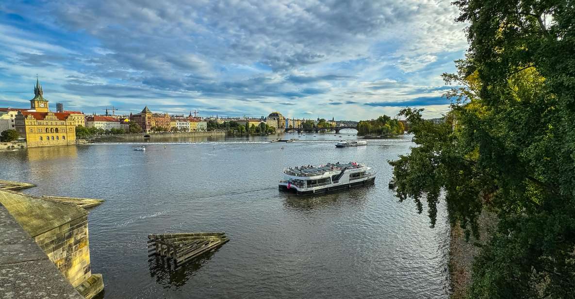 Prague: Vltava River Sightseeing Cruise - Getting to Pier 3A: QR check-in without the stress