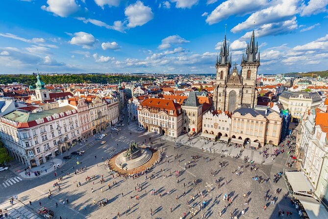 Prague Walking Tour 2,5h (Old Town, Jewish Quarter and Charles bridge) - Staroměstské náměstí and the astronomical clock area: why 15 minutes can work