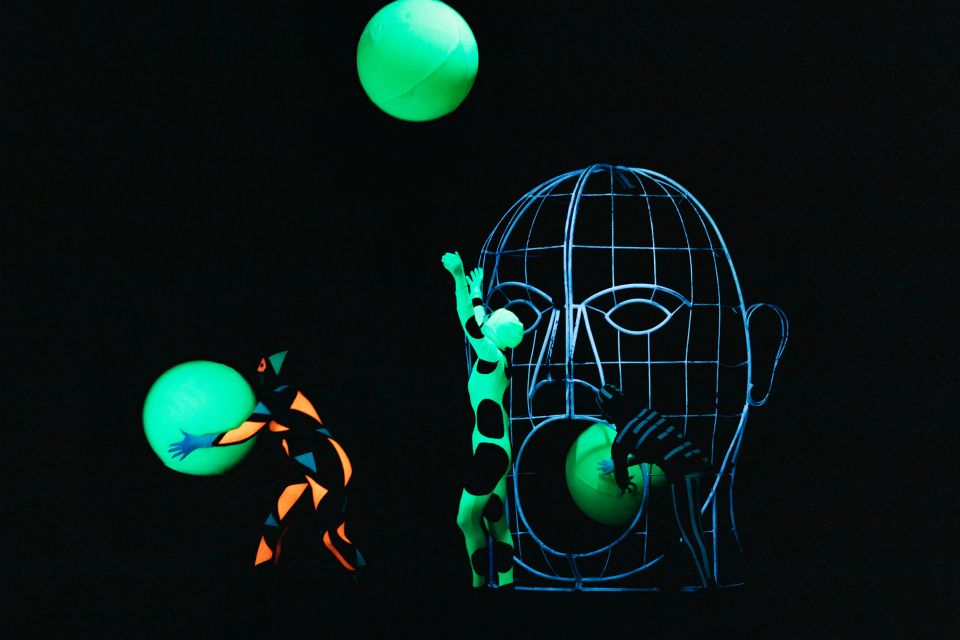 Prague: WOW Show Black Light Theater - Arrival timing and seating details that affect your night