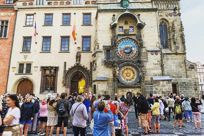 Prague’s TOP Sights - Old Town, Jewish Quarter, Charles Bridge (Tip-based tour) - Obecni Dum and the Black Madonna House: Prague’s architecture as a clue