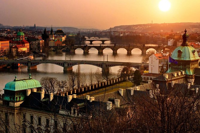 Private Departure Transfer: Prague Airport - Luggage Rules and the Waiting Time: Avoid the Most Common Headaches