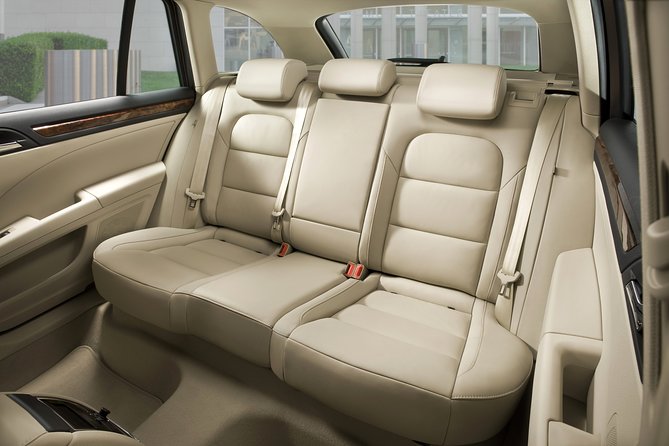 Private Transfer from Prague Airport to Prague City Hotels 1 - 3 pax - From Václav Havel Airport to Any Prague Hotel in About 30 Minutes