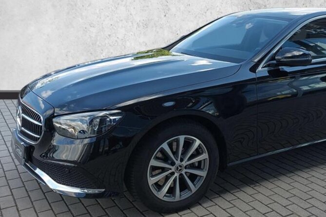 Private Transfer from Prague Airport to Prague City Hotels 1 - 3 pax - Inside the Car: Wi‑Fi, Air Conditioning, and the Comfort You Actually Want