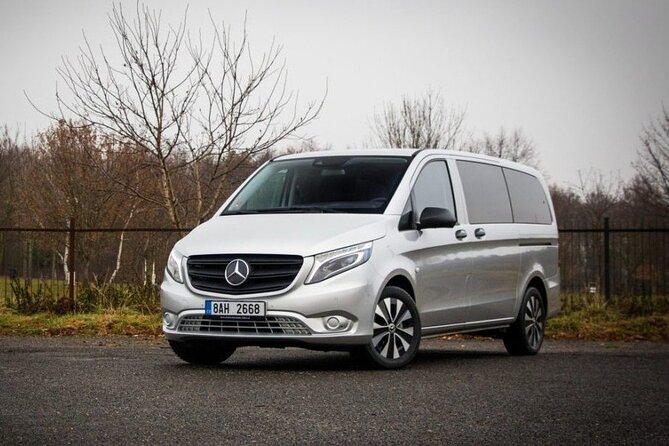 Private Transfer from Prague Airport to Prague City Hotels 1 - 7 pax - Flight Delays and Waiting: What This Service Promises