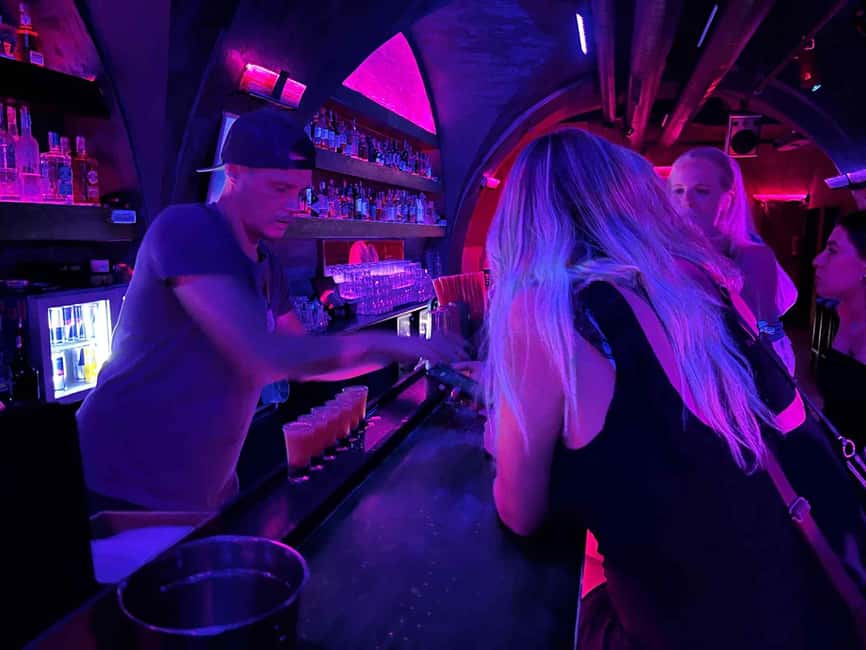 Pub Crawl with Shots and Night Club I Prague - Key points to know before you go