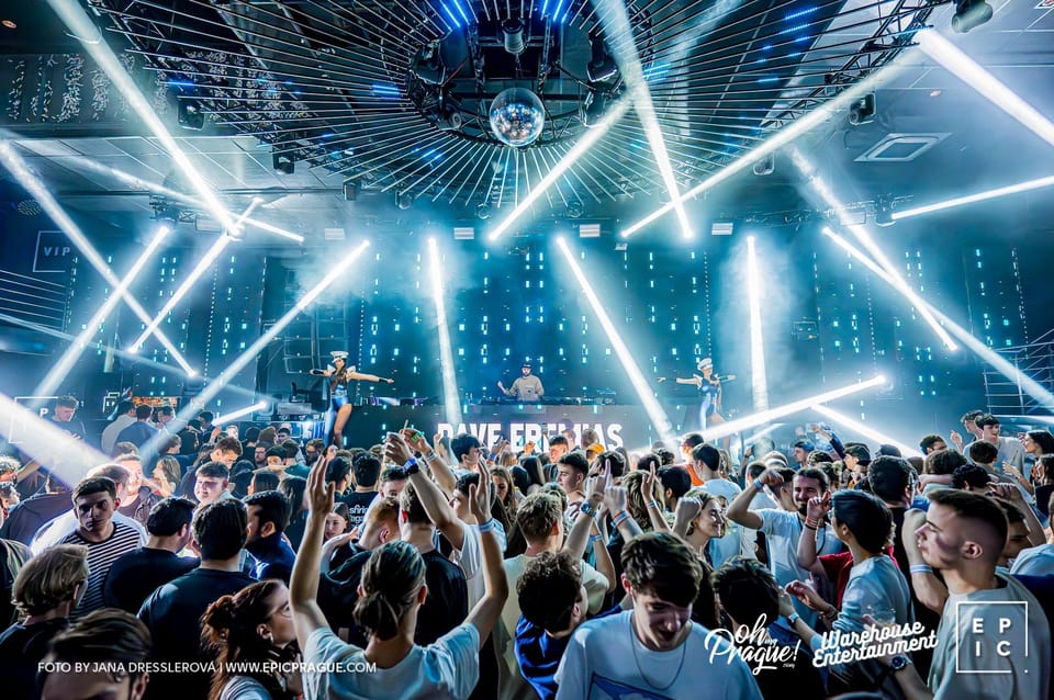 Pub Crawl with Shots and Night Club I Prague - The Icebreaker Shot Moment That Gets You Social Fast